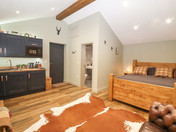 1 habitación, decoración personalizada y muebles diferentes 