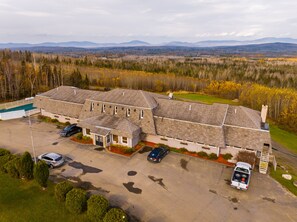 Exterior - Cozy 1BR Lodge – Fall & Winter Retreat in Jackman (Jackman)
