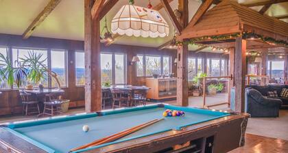 1BR Lodge, Summer Adventures Await in Jackman