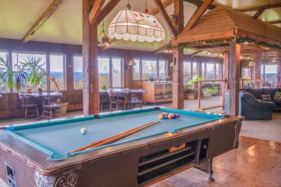 Cozy 1BR Lodge – Fall & Winter Retreat in Jackman