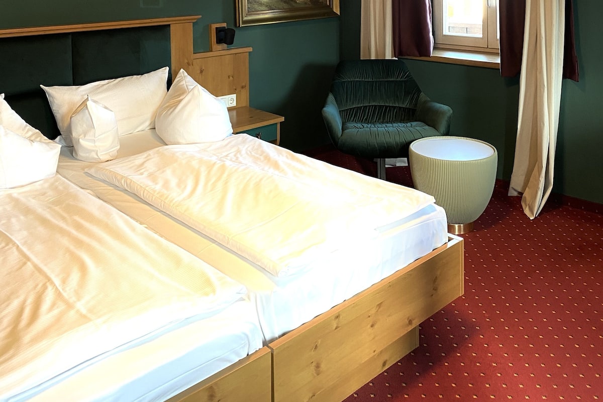 Deluxe Double or Twin Room | In-room safe, blackout drapes, iron/ironing board (on request)