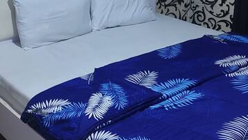 Executive Single Room | Desk, laptop workspace