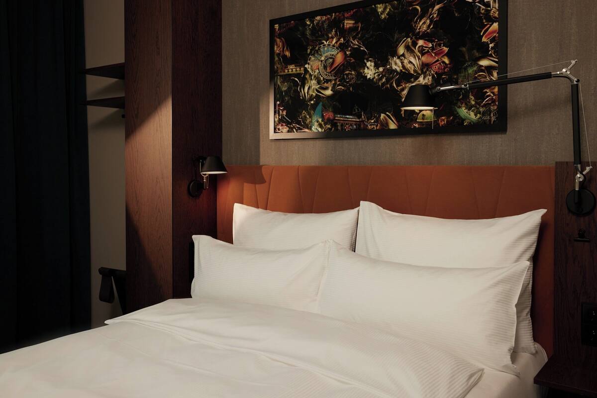 Room (THE ONE) | In-room safe, desk, blackout drapes, soundproofing