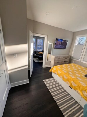 1 bedroom, desk, iron/ironing board, WiFi - Your Happy place Away from Home
(Livingston)