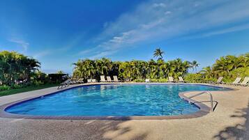 Condo (2 Bedrooms) | Property amenity