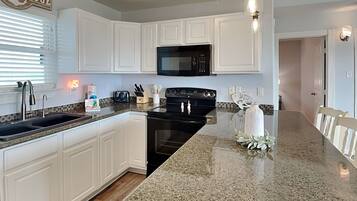 House (3 Bedrooms) | Property amenity