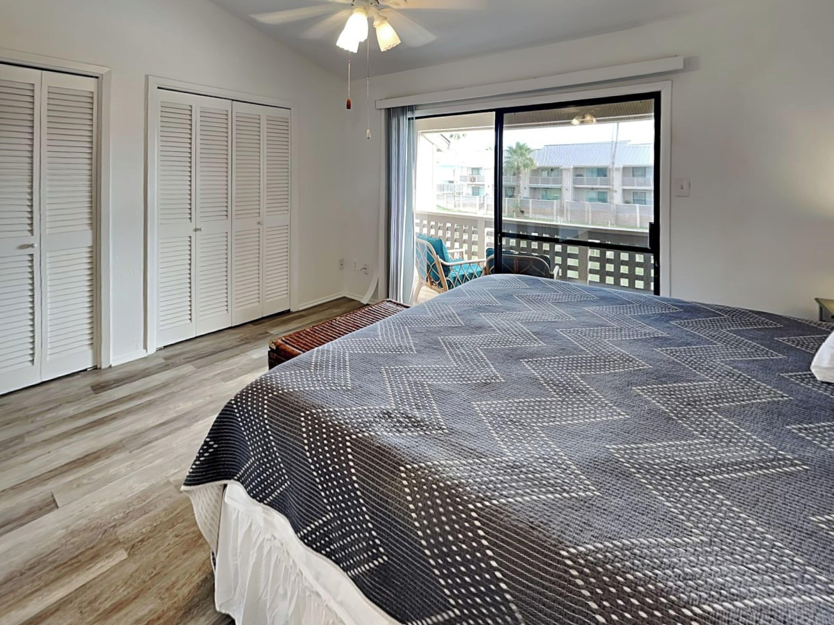 Condo (3 Bedrooms) | Property amenity