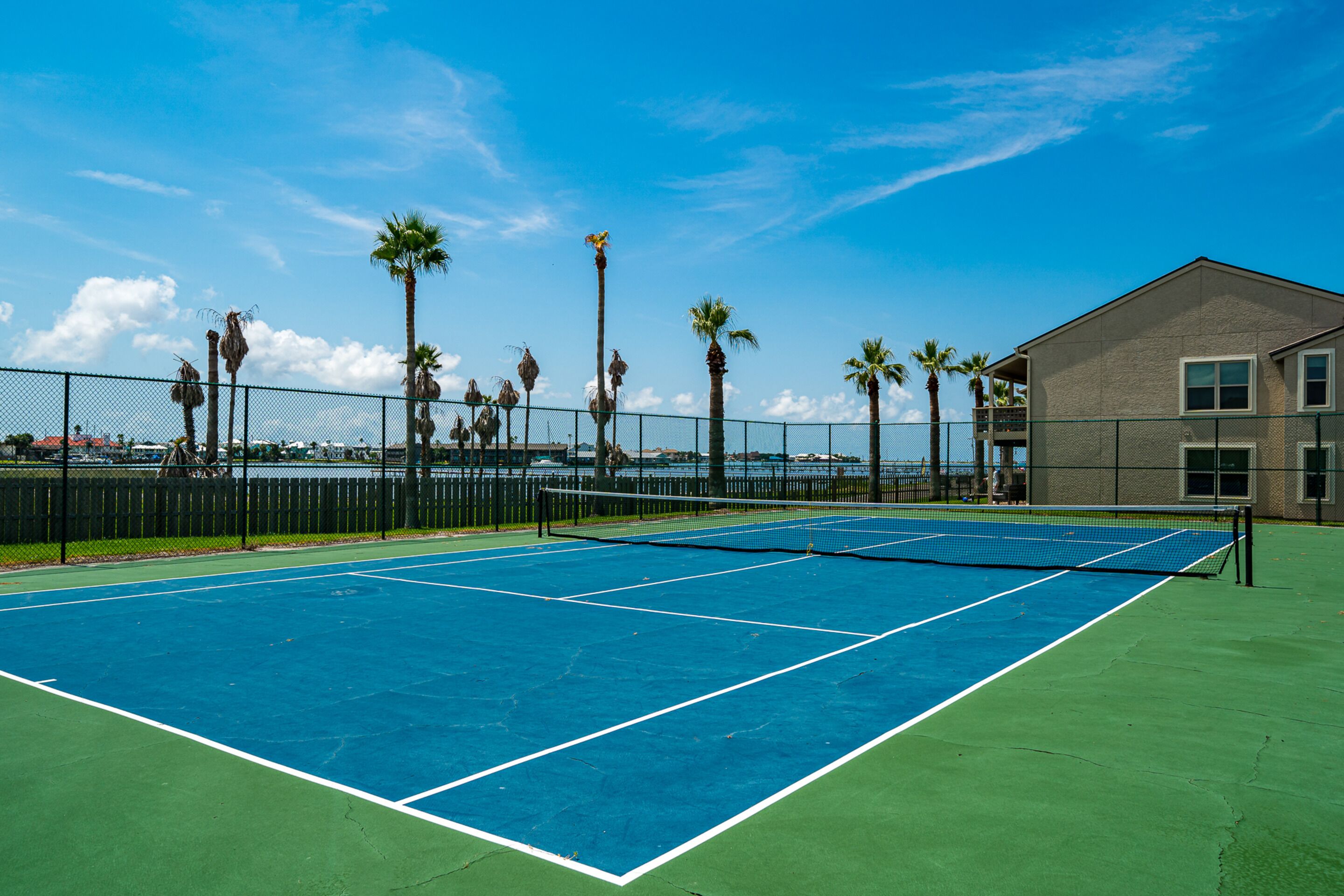 Condo (3 Bedrooms) | Property amenity
