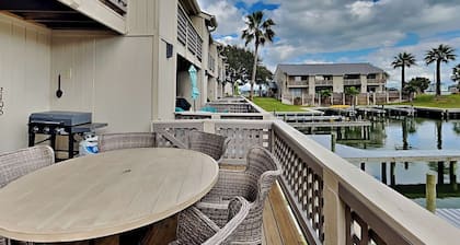 La Buena Vida by Miss Kitty’s