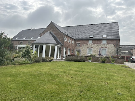 Exterior. Chambres Meublées à la Ferme Dherlaimont Pour Courts ou Longs Séjours