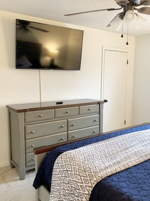 3 quartos, ferros/tábuas de passar roupa, Wi-Fi, roupa de cama