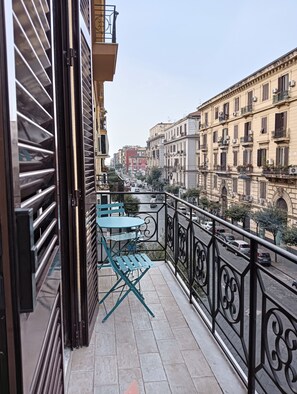36-inch LED TV with digital channels - Pèpè bed and breakfast (Naples)