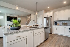 Fridge, microwave, oven, stovetop - Relaxing Getaway w/ Pool Access!

 (Camas)