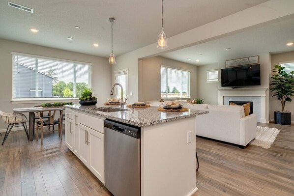 Interior - Relaxing Getaway w/ Pool Access!

 (Camas)