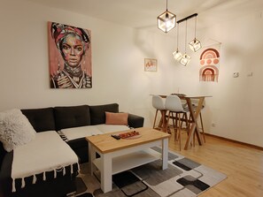 Living area - Golden royal!
Cozy apartment in centar of Kragujevac! (Kragujevac)