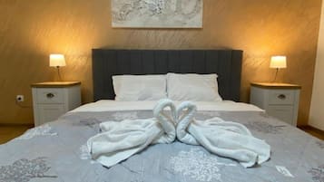 2 bedrooms, iron/ironing board, WiFi, bed sheets