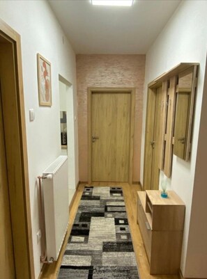 Interior - Golden royal!
Cozy apartment in centar of Kragujevac! (Kragujevac)