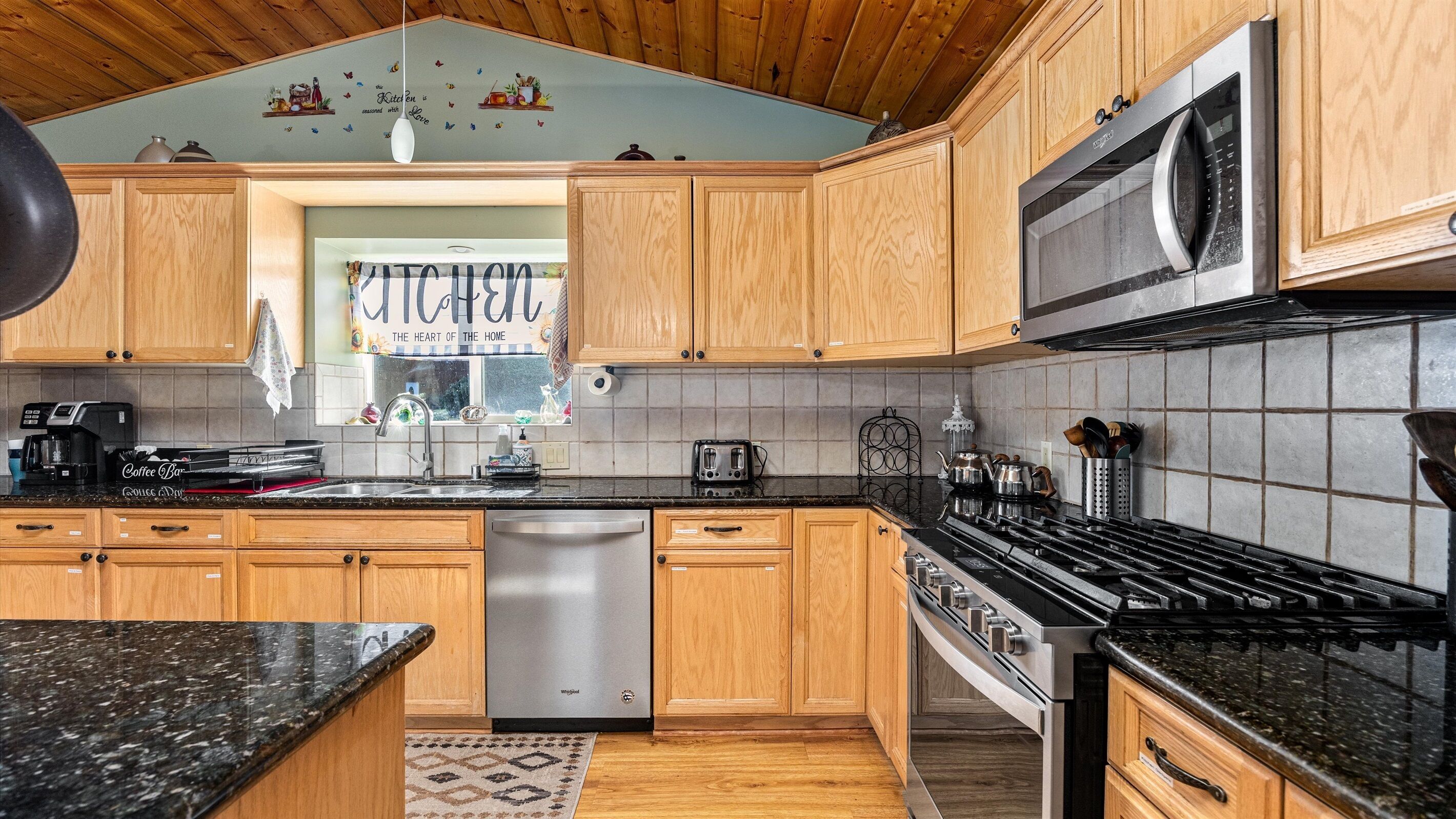 雪櫃、微波爐、焗爐、爐具