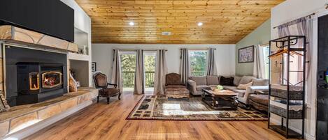 Smart-TV, Kamin, TischfuĂball