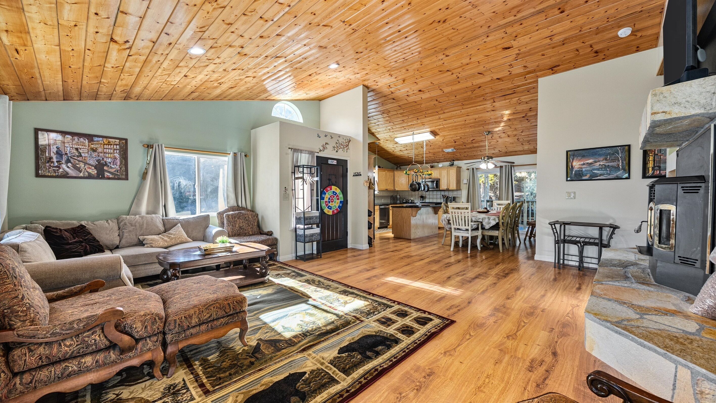 Smart TV, fireplace, table football