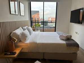 华丽公寓 (10I) | 高档床上用品、特色装修、特色家居、办公桌