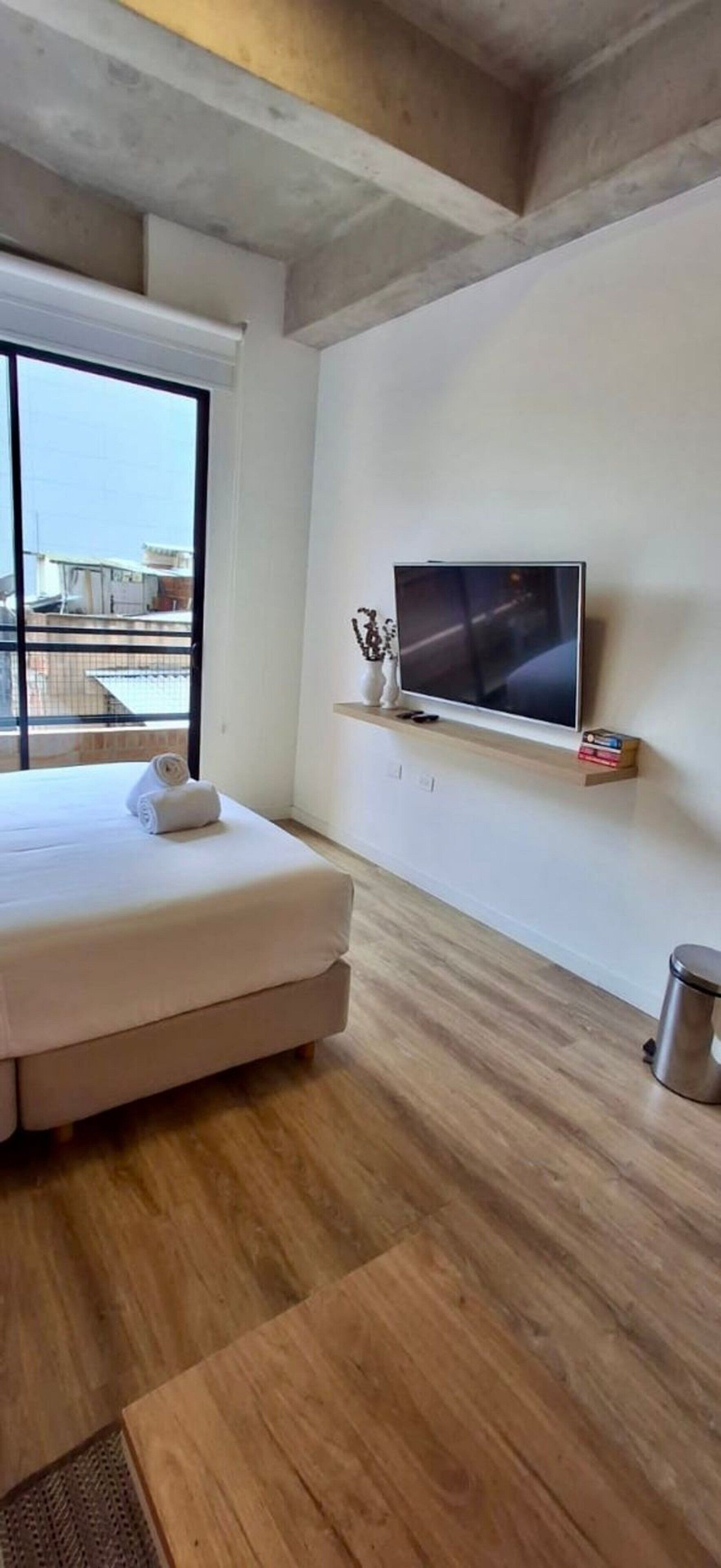 Deluxe Apartment (YH11I) | Premium bedding, individually decorated, individually furnished, desk