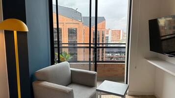 Apartamento luxo (06I) | Área de estar | TV LCD