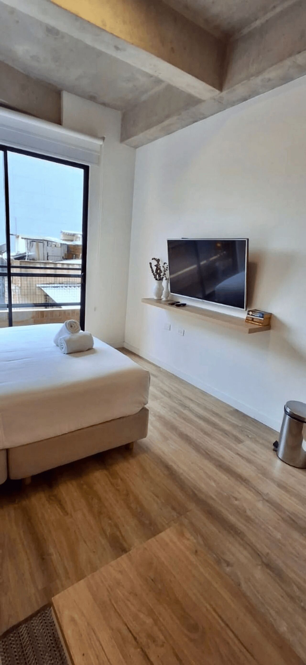 华丽公寓 (YH11I) | 高档床上用品、特色装修、特色家居、办公桌