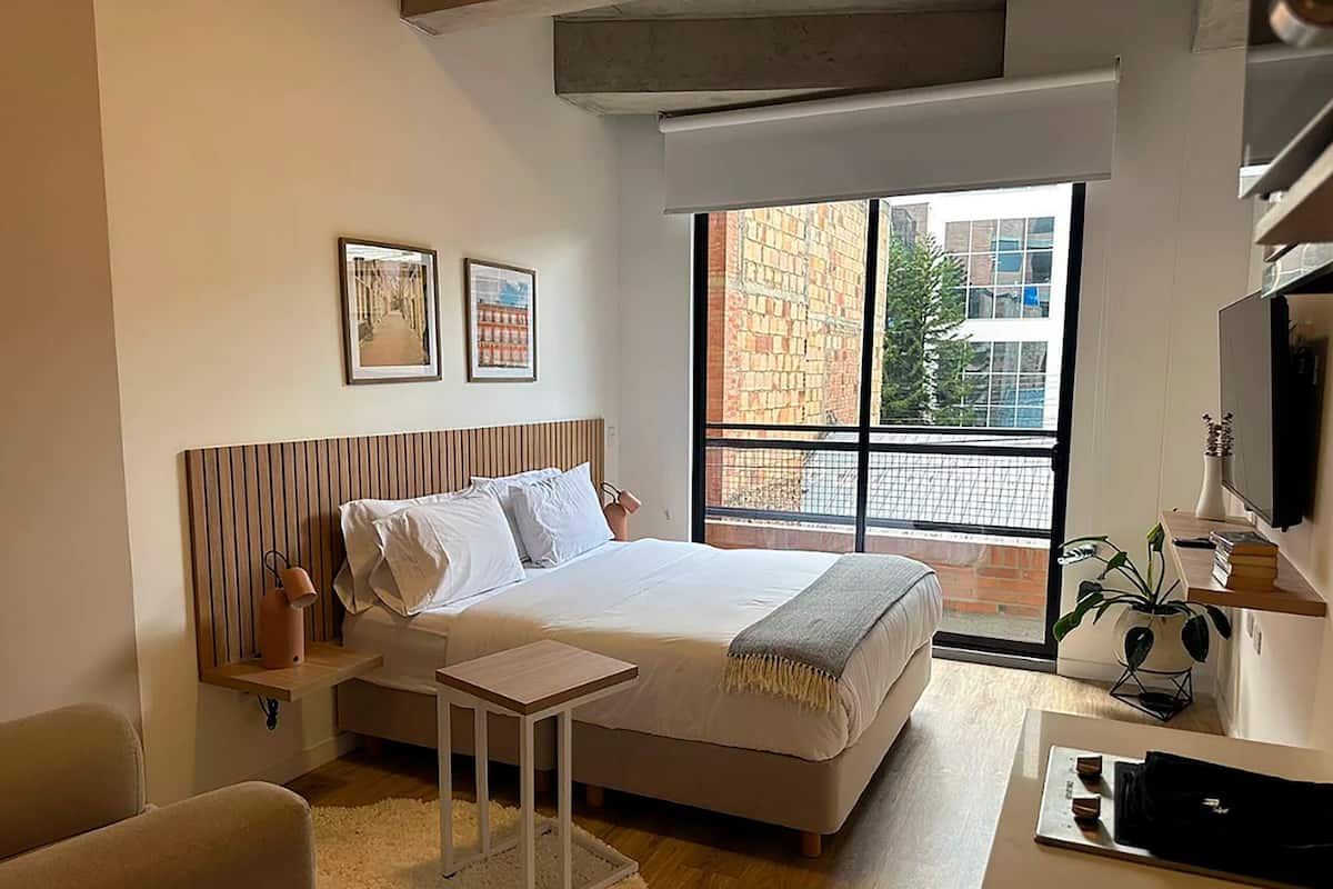 Deluxe Apartment (03I)