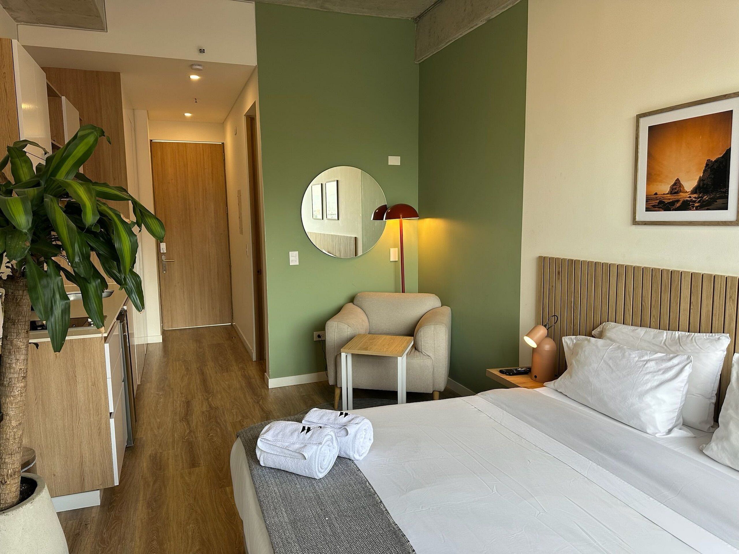 Deluxe Apartment (10I) | Premium bedding, individually decorated, individually furnished, desk