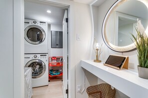 Interior - 2 Mi to Downtown Denver: Stylish Gem w/ Fireplace! (Denver)