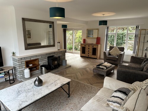 Impeccable 4-bed House in Bournemouth