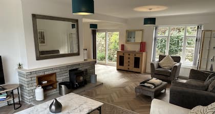 Impeccable 4-bed House in Bournemouth