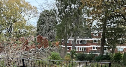 Impeccable 4-bed House in Bournemouth