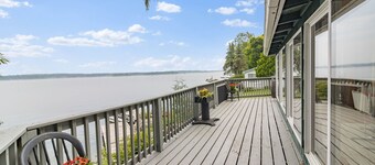 Watch Ships & Sip Wine-Riverfront Deck Retreat