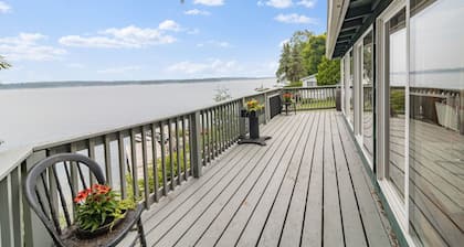 Watch Ships & Sip Wine-Riverfront Deck Retreat