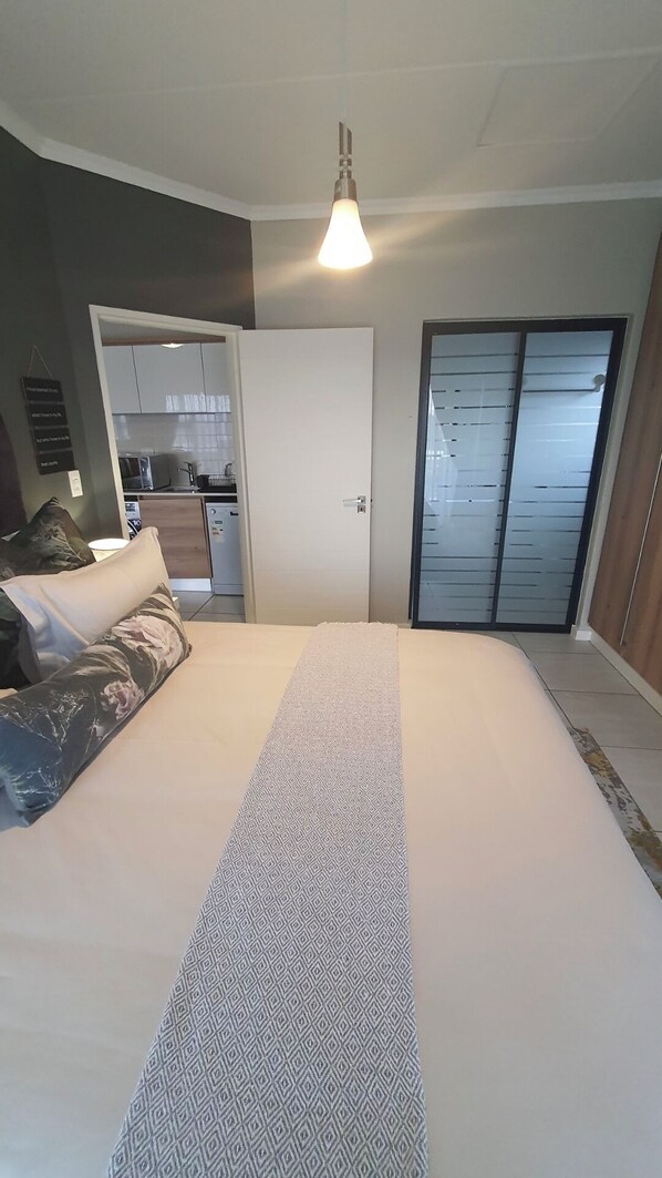 6 chambres, fer et planche à repasser, Wi-Fi, draps fournis