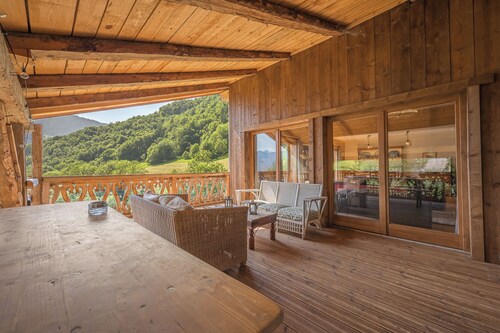 Huge Chic Chalet for Skiing & Summer Fun, Morzine & Avoriaz