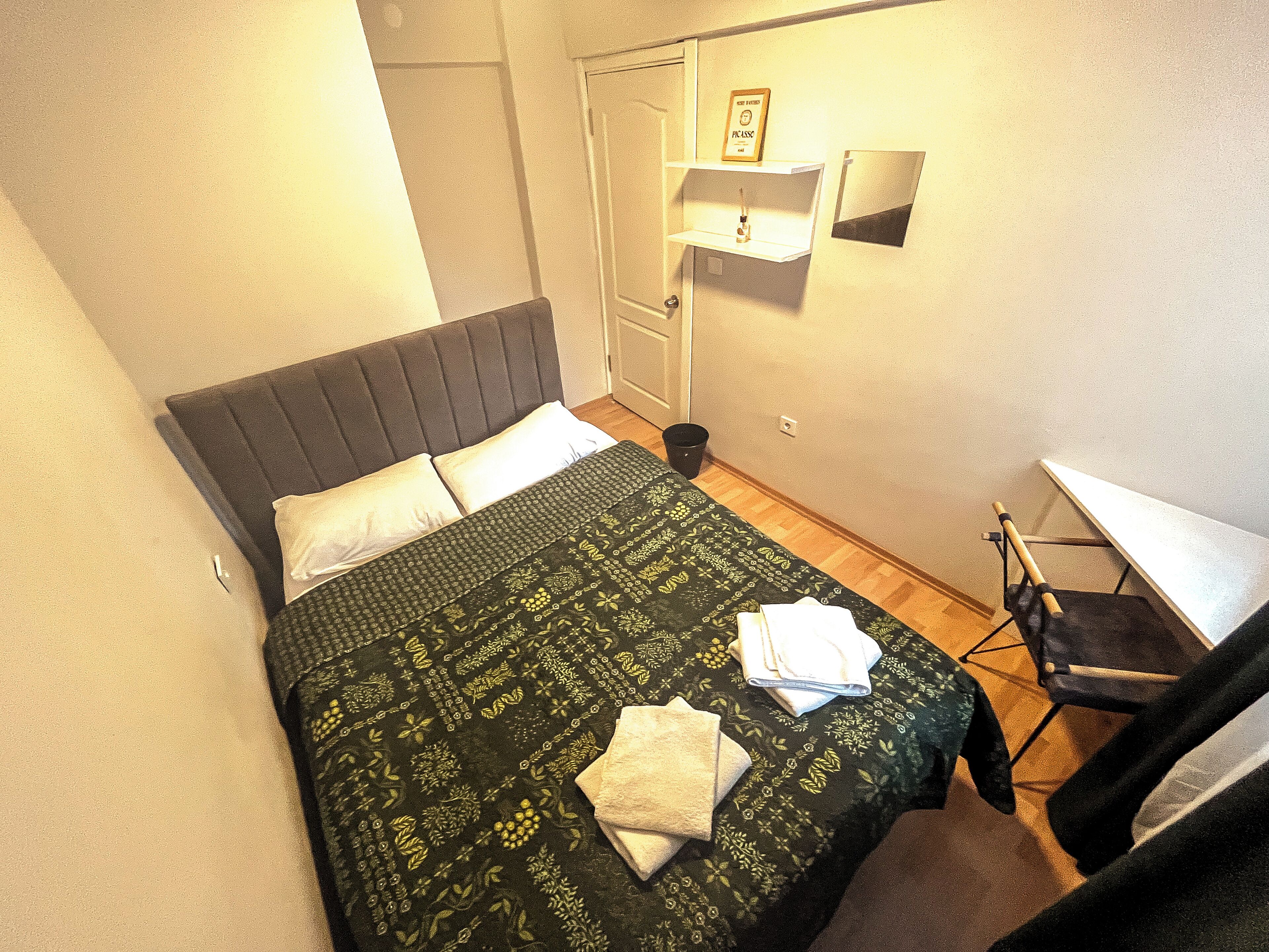 Design Double Room | Individually decorated, individually furnished, desk, laptop workspace