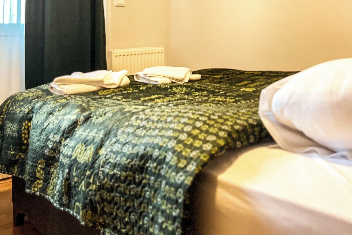 Design-Doppelzimmer | Individuell dekoriert, individuell eingerichtet, Schreibtisch