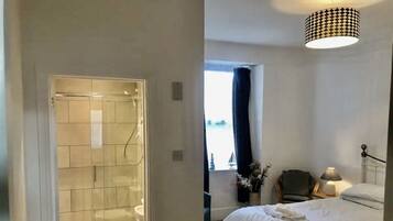 1 bedroom, travel cot, free WiFi, bed sheets