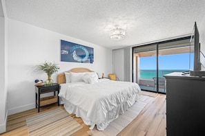2 bedrooms, desk, iron/ironing board, free WiFi - CBC 2-18F: Beach Front Escape, Book Now! (Clearwater Beach)