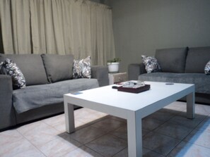 Interior - Casa On The Bluff (Bluff)