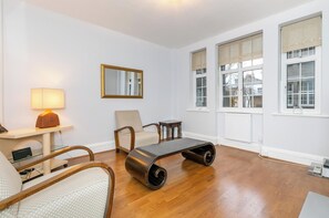 Living area - Lovely 1-bed Apartment in London (London)