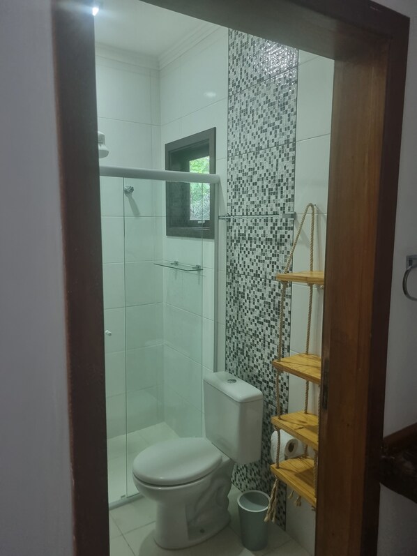 Regadera y secadora de cabello 
