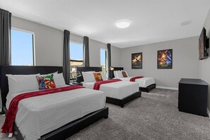 9 bedrooms, travel cot, WiFi, bed sheets