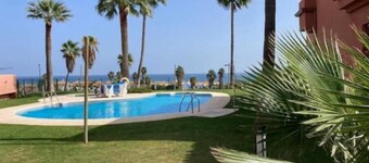 Magnifique vue mer et Golf de Dona Julia Sans rue Devant Vous , Très Calme