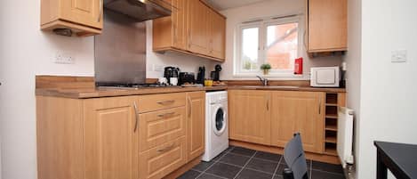 Fridge, microwave, oven, coffee/tea maker