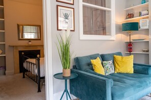 1 bedroom, desk, iron/ironing board, internet