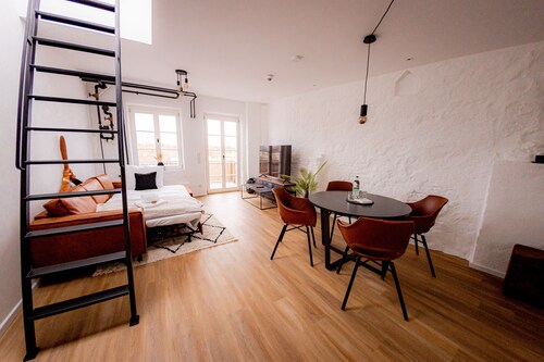 Highlight am Stadtplatz - Come4Stay Innblick - 2 Zimmer Wohnung I bis zu 4 Gäste